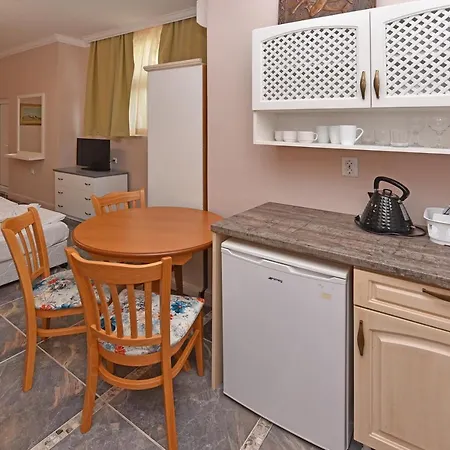 Sirena Palace Family