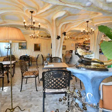 Отель Sirena Palace Family 3*