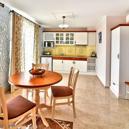 酒店 Sirena Palace Family