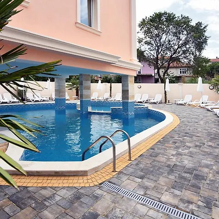 Отель Sirena Palace Family 3*