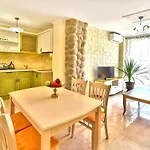 Sirena Palace Family Hotel 3*