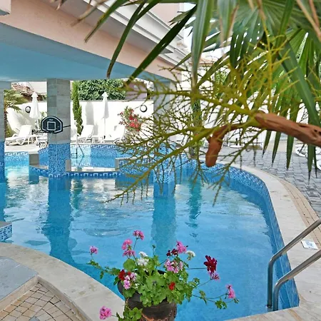 Sirena Palace Family 3* Obzor