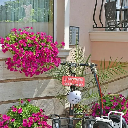 Sirena Palace Family فندق