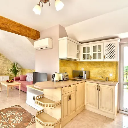 Sirena Palace Family Szálloda 3*