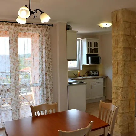 Sirena Palace Family