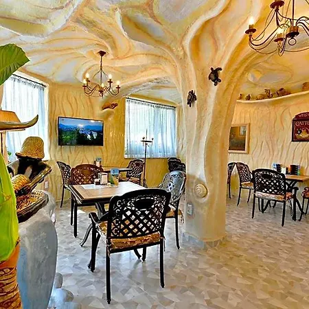 сирена палас Ceмеен Хотел 3*