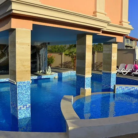 فندق Sirena Palace Family ابزور
