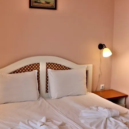 Sirena Palace Family