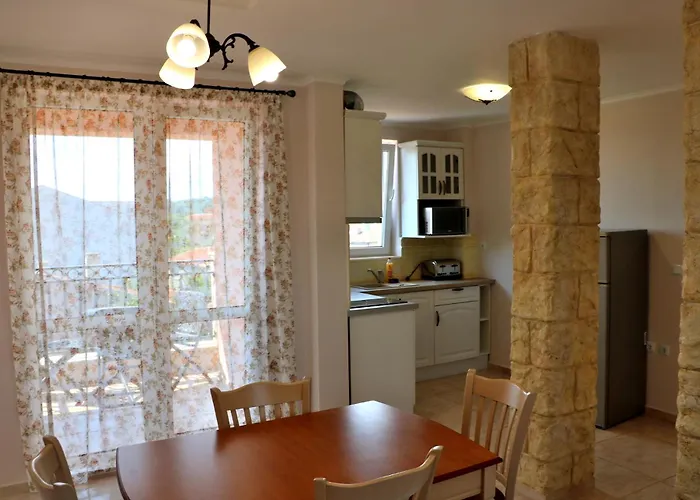 Sirena Palace Family